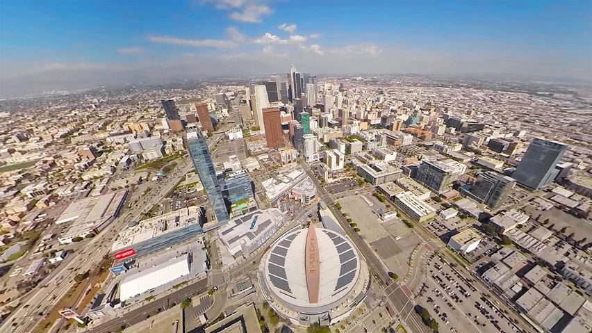 Los Angeles Helicopter Flight - Hanging outside of the helicopter - VR Travel