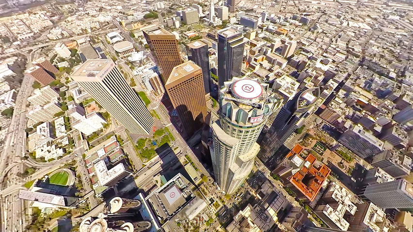 Los Angeles Helicopter Flight - Hanging outside of the helicopter - VR Travel