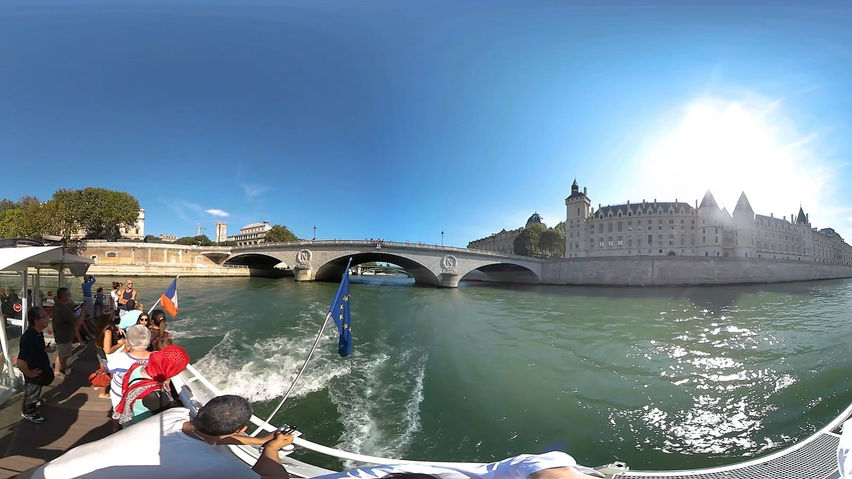 Paris Boat Trip France - VR Travel