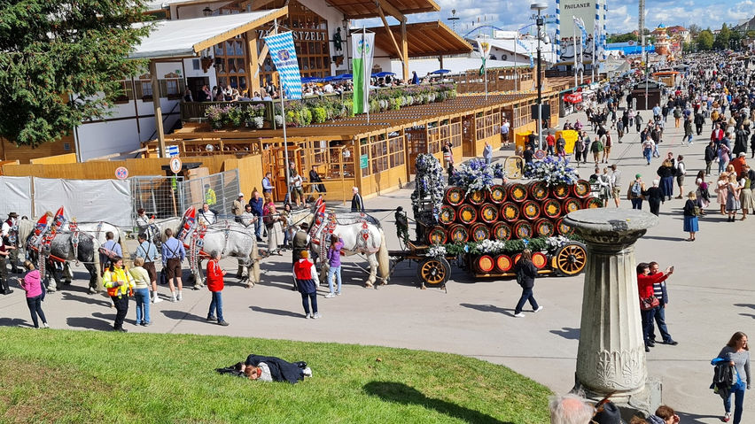 Octoberfest Beer Festival Munich Tour with Wolfgang - VR Travel