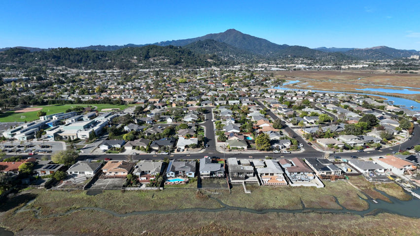 Shoreline Flood Explorer: Corte Madera