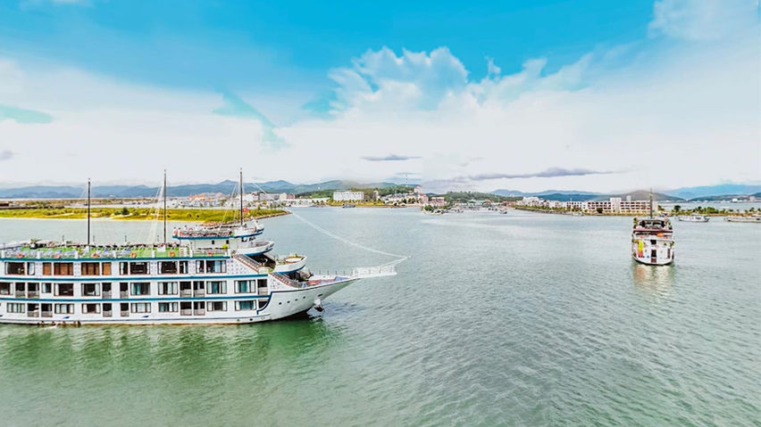 Amazing Ha Long Bay