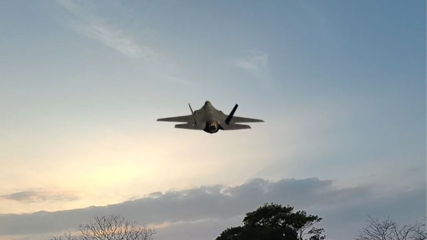 FlyMe Remote control airplane Dogfight
