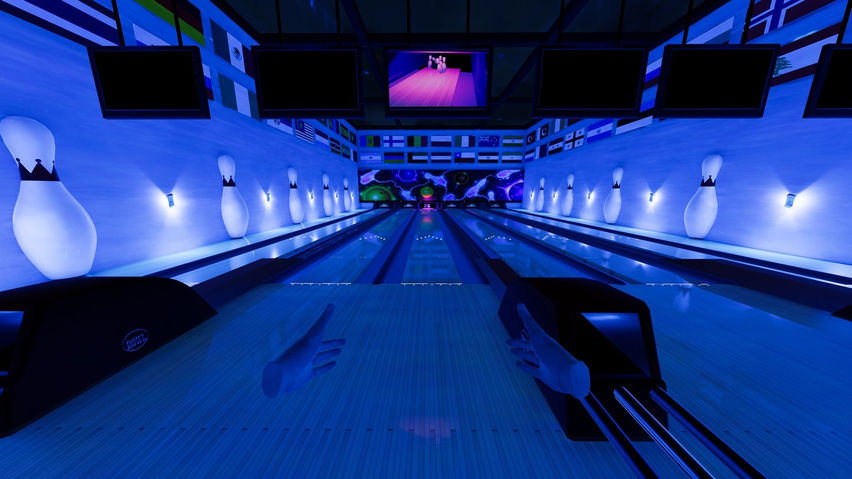 CLASHBOWL: World Tour Bowling & Media Player