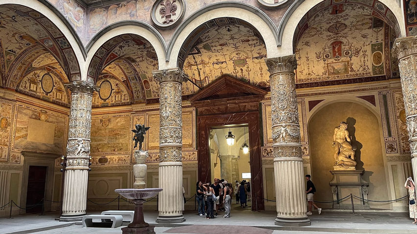 Florence VR: Sunset Tour & Palazzo