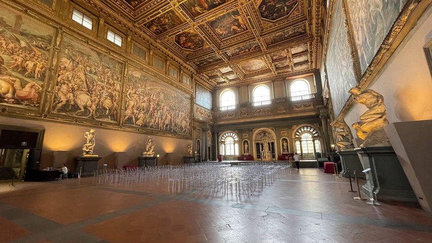 Florence VR: Sunset Tour & Palazzo
