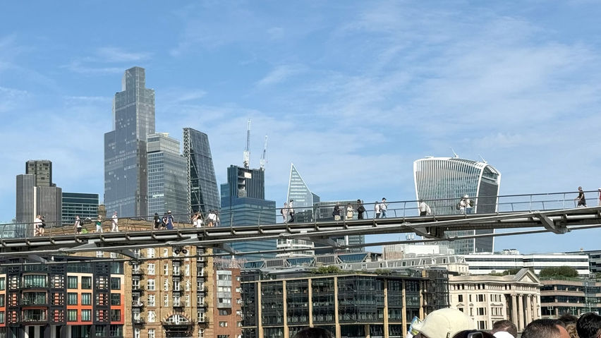 London River Cruise like a Tourist – VR Travel