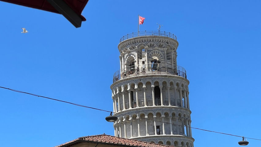 Pisa VR Travel - Climb the leaning tower