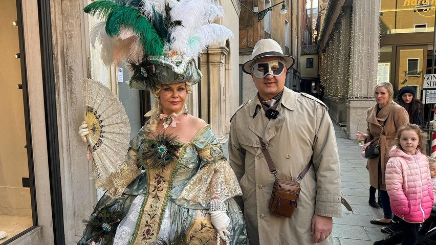 VR Travel Venice Carnival Getting Lost