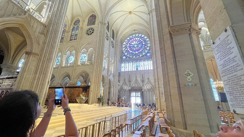 VR Travel Paris Notre-Dame Inside & Out