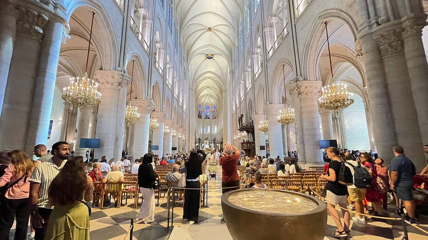 VR Travel Paris Notre-Dame Inside & Out