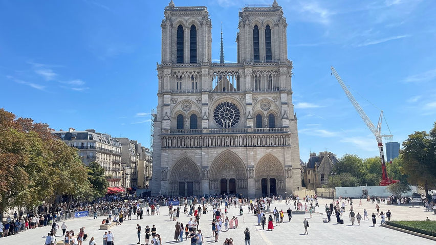 VR Travel Paris Notre-Dame Meditation