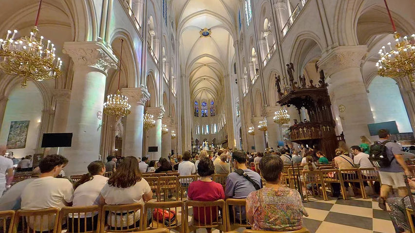 VR Travel Paris Notre-Dame Meditation