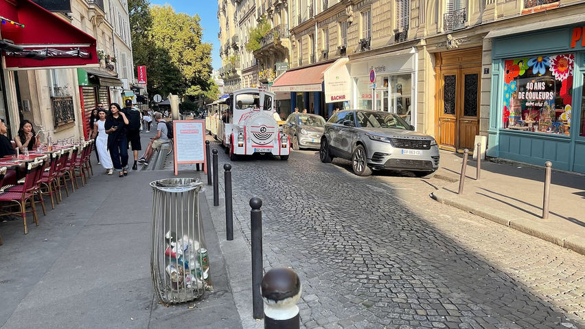 VR Travel Paris Montmartre Train Ride