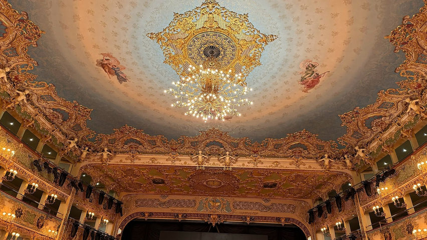 VR Travel Venice Carnival Opera