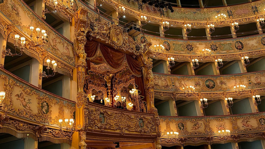 VR Travel Venice Carnival Opera