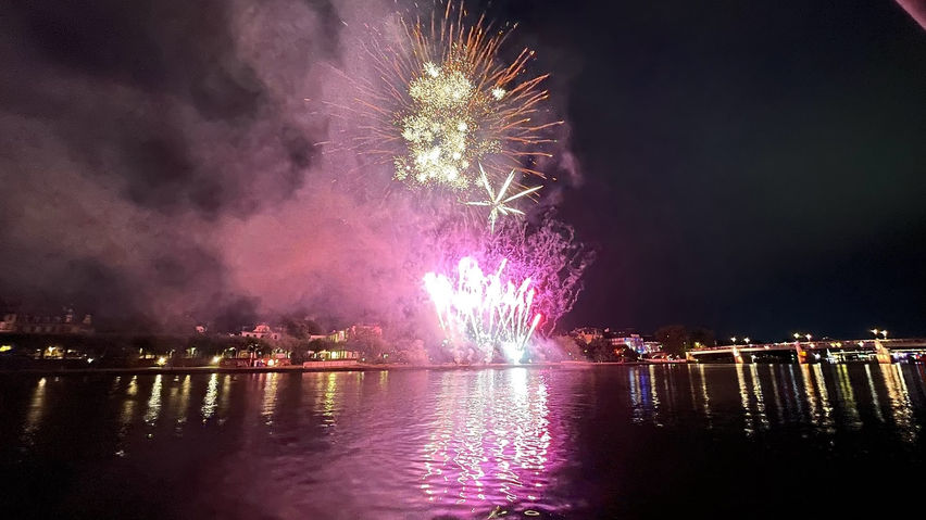 VR Travel Urban River Fireworks