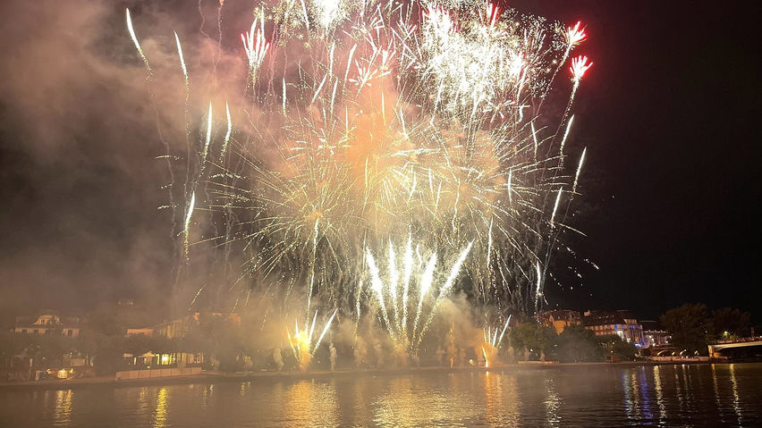 VR Travel Urban River Fireworks