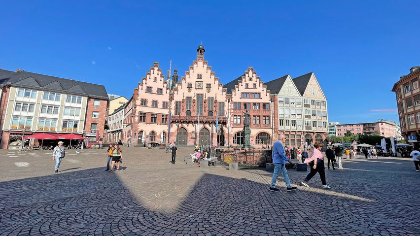 VR Travel Frankfurt Wedding Morning