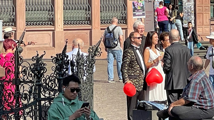 VR Travel Frankfurt Wedding Morning