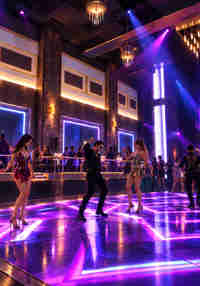 Club Life VR